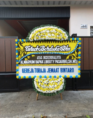 Papan Bunga Duka di Tanjung Bunga