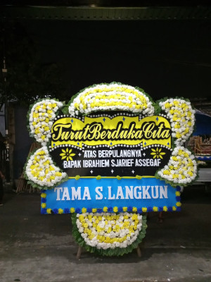 Papan Bunga Duka di Tanjung Bunga